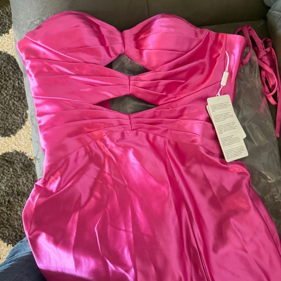 2 Hot pink dresses - Picture 3 of 4